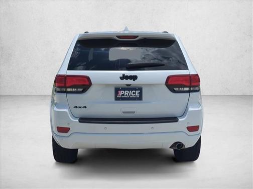 Bright White Clearcoat 2021 Jeep Grand Cherokee Laredo