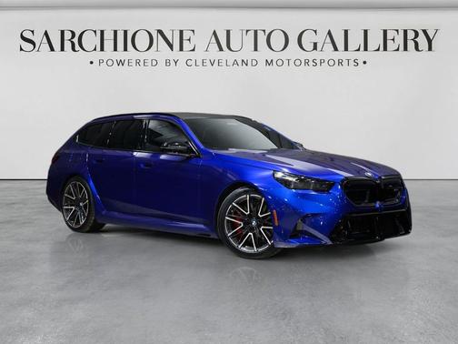 Marina Bay Blue Metallic 2025 BMW M5 Base