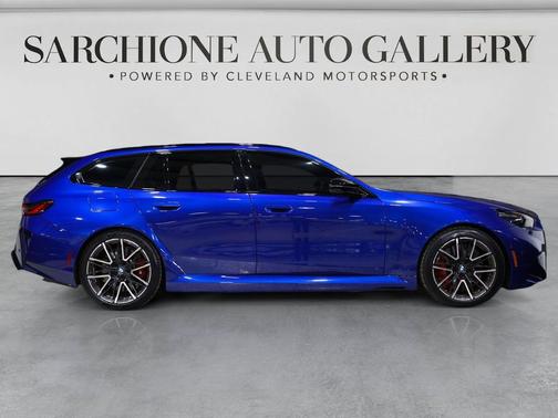 Marina Bay Blue Metallic 2025 BMW M5 Base