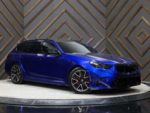Marina Bay Blue Metallic 2025 BMW M5 Base