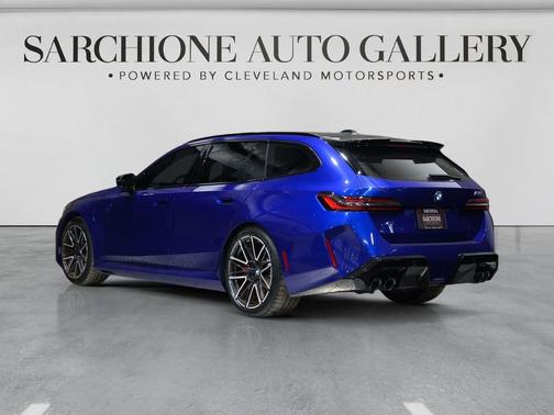 Marina Bay Blue Metallic 2025 BMW M5 Base