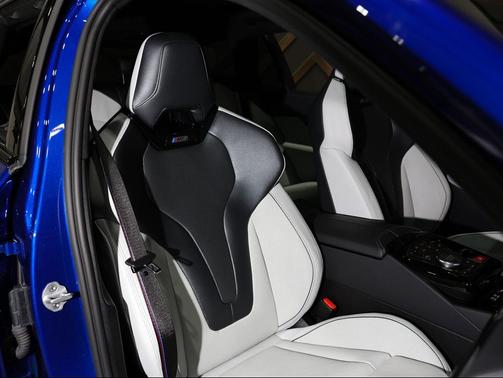 Marina Bay Blue Metallic 2025 BMW M5 Base