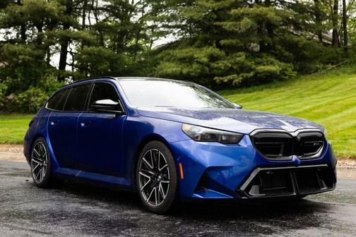Marina Bay Blue Metallic 2025 BMW M5 Base