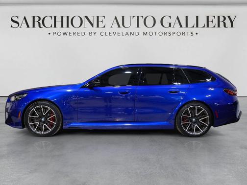 Marina Bay Blue Metallic 2025 BMW M5 Base