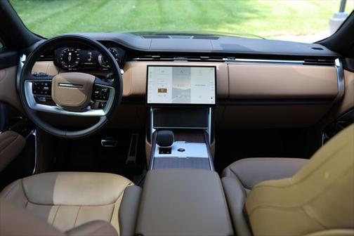 2025 Land Rover Range Rover P550e SE
