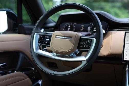 2025 Land Rover Range Rover P550e SE