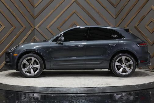 2023 Porsche Macan Base