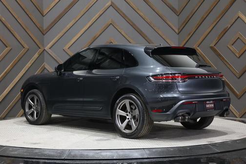 2023 Porsche Macan Base