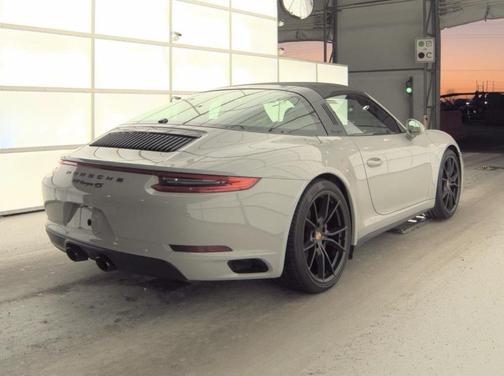 2018 Porsche 911 Targa 4S