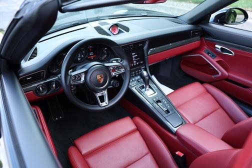 2018 Porsche 911 Targa 4 GTS