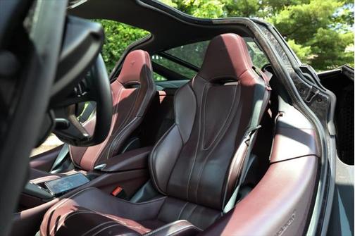 2018 McLaren 720S Base