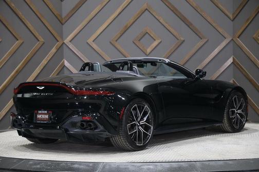 2022 Aston Martin Vantage Roadster