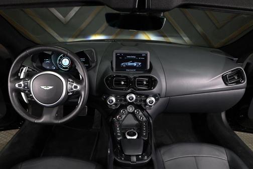 2022 Aston Martin Vantage Roadster