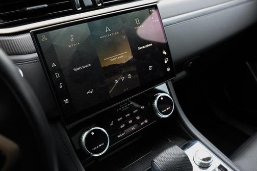 2023 Jaguar F-PACE SVR P550 AWD Automatic
