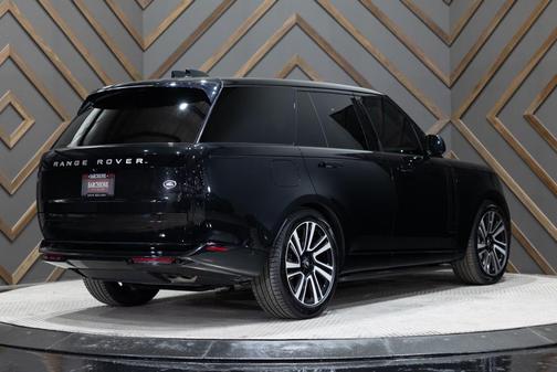 2023 Land Rover Range Rover P530 SE