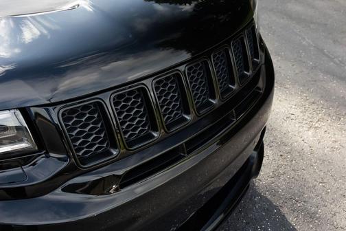 Diamond Black Crystal Pearlcoat 2020 Jeep Grand Cherokee Trackhawk