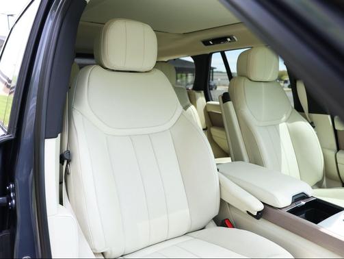 Varesine Blue Metallic 2025 Land Rover Range Rover P400 SE