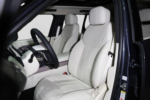 Varesine Blue Metallic 2025 Land Rover Range Rover P400 SE