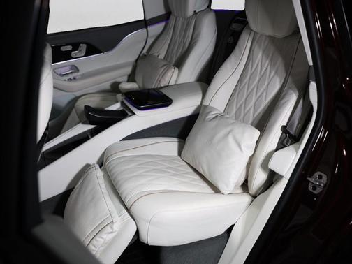Obsidian Black/Rubelite Red 2024 Mercedes-Benz Maybach GLS 600 4MATIC