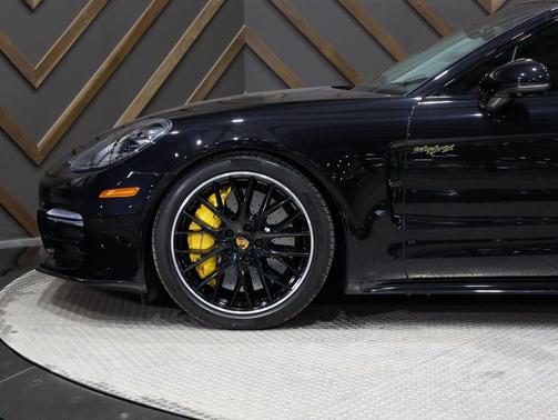 2023 Porsche Panamera Turbo S