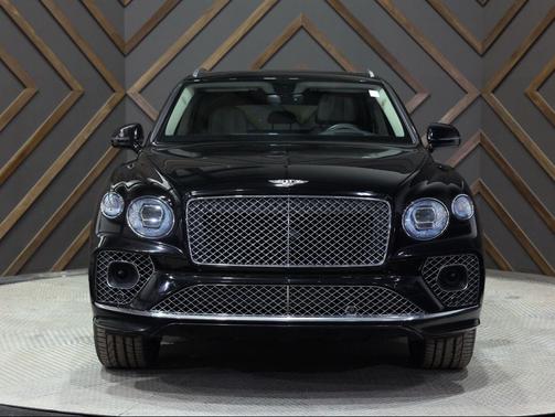 Black 2021 Bentley Bentayga V8