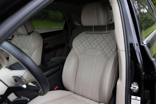 Black 2021 Bentley Bentayga V8