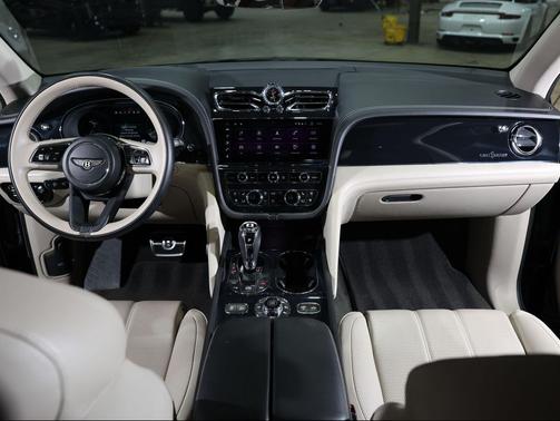Black 2021 Bentley Bentayga V8