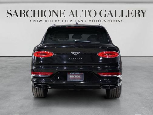 Black 2021 Bentley Bentayga V8