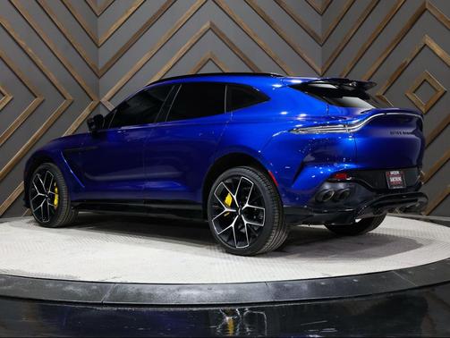 2025 Aston Martin DBX 707