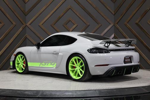 2021 Porsche 718 Cayman GT4