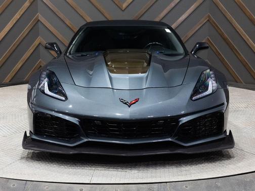 Watkins Glen Gray Metallic 2019 Chevrolet Corvette ZR1