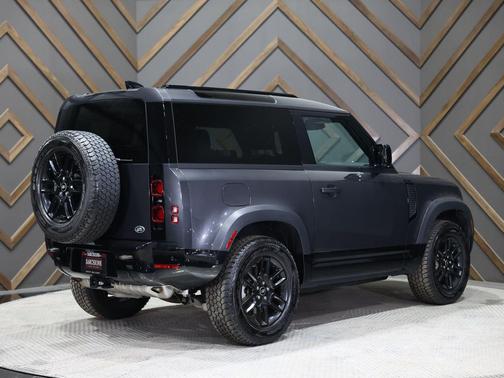 2022 Land Rover Defender 90 X-Dynamic S