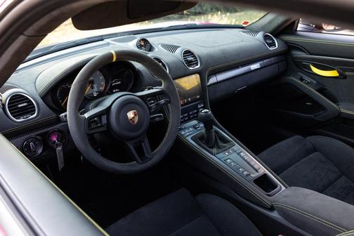 2024 Porsche 718 Cayman GT4 RS
