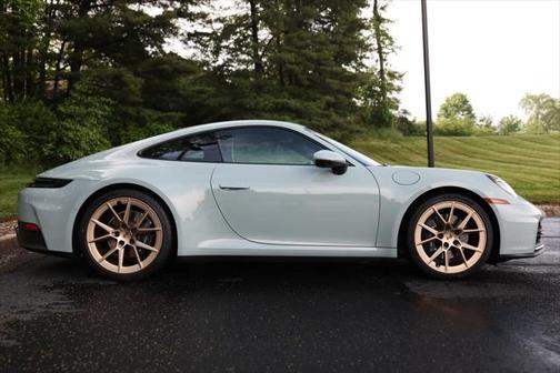2025 Porsche 911 Carrera