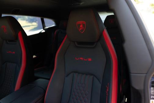 2024 Lamborghini Urus Performante