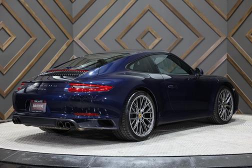 2019 Porsche 911 Carrera