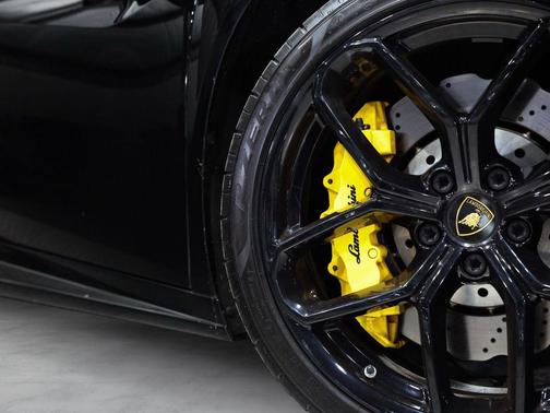 Nero Noctis 2018 Lamborghini Huracan LP580-2S