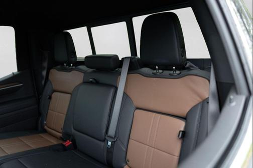 Dark Ash Metallic 2024 Chevrolet Silverado 1500 High Country
