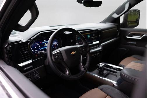 Dark Ash Metallic 2024 Chevrolet Silverado 1500 High Country