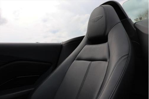 2022 Aston Martin Vantage Roadster