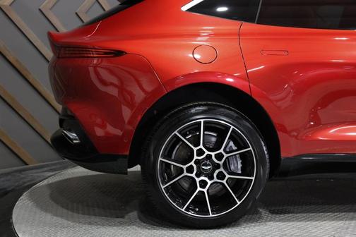 2021 Aston Martin DBX 
