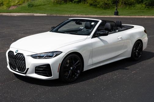 Mineral White Metallic 2022 BMW M440 i xDrive