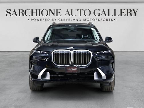 Black Sapphire Metallic 2023 BMW X7 xDrive40i