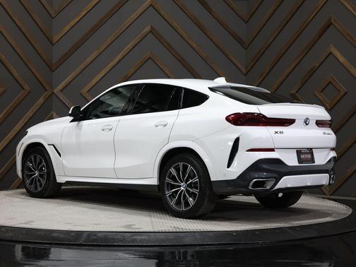 2022 BMW X6 xDrive40i