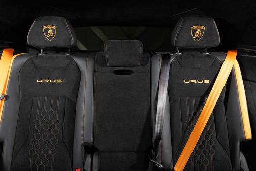 2024 Lamborghini Urus Performante