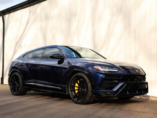 2019 Lamborghini Urus 