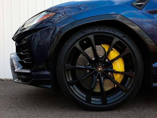 2019 Lamborghini Urus 