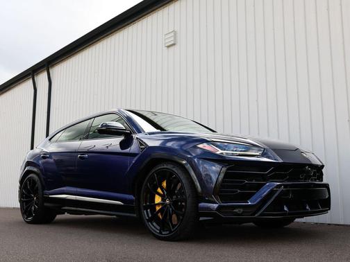 2019 Lamborghini Urus 