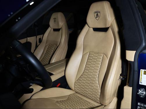 2019 Lamborghini Urus 