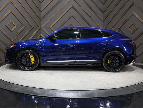 2019 Lamborghini Urus 